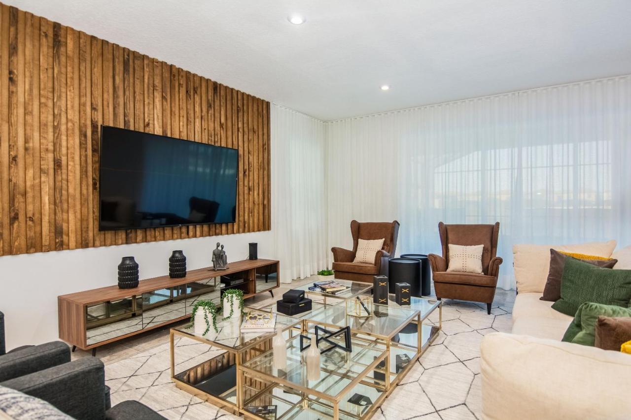 Brand New 9 Bedrooms House With Private Pool, Star Wars Game Room, Theme Rooms And Lake View Sa2145 키시미 외부 사진